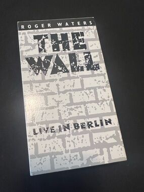 Roger Waters – The Wall: Live in Berlin '90 (VHS, 1990)